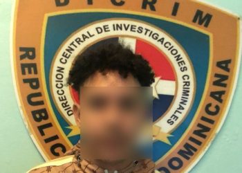 Ante el constante asedio policial, se entrega voluntariamente implicado en atraco a banca en La Vega