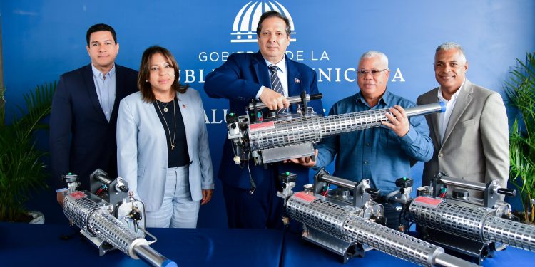 Ministerio de Salud refuerza combate contra el dengue con adquisición de equipos de fumigación
