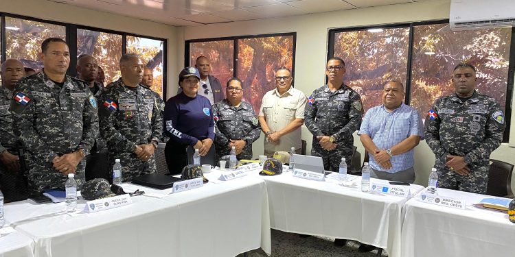 PN realiza reunión conjunta y coordinada para mejorar respuestas ante delitos complejos y seguridad ciudadana en San Juan