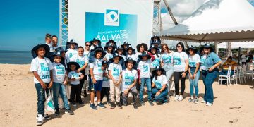 Dominicana de Seguros impulsa jornada de limpieza en la playa Montesinos