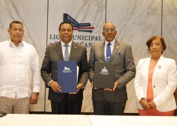 Contraloría y LMD emprenden acciones para fortalecer el control interno de 75 alcaldías