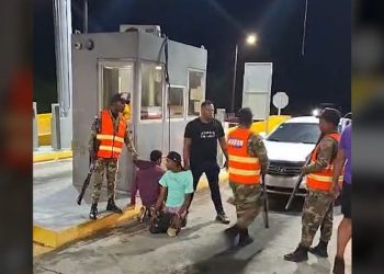 COMIPOL intercepta vehículo robado en peaje de la Circunvalación Juan Bosch