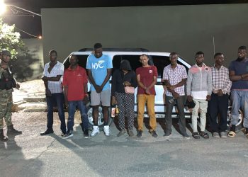 Arrestan hombre y mujer con 18 inmigrantes indocumentados en dos jeepetas en Dajabón y Valverde