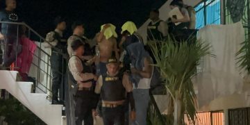 Otro camionero detenido cuando escondía a 13 inmigrantes indocumentados cubiertos bajo una lona en Duvergé