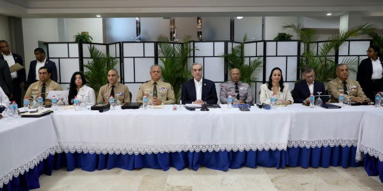 Presidente Abinader encabeza reunión de seguimiento al Plan de Seguridad Ciudadana