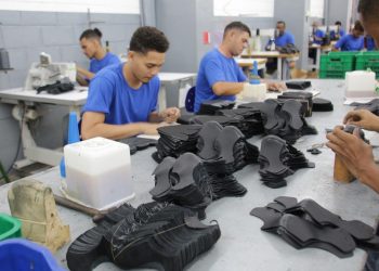 ADOCALZA muestra optimismo con adjudicación de zapatos escolares y resalta su impacto en la industria nacional