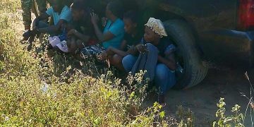 En Montecristi detienen 12 inmigrantes indocumentados en jeepeta Tahoe