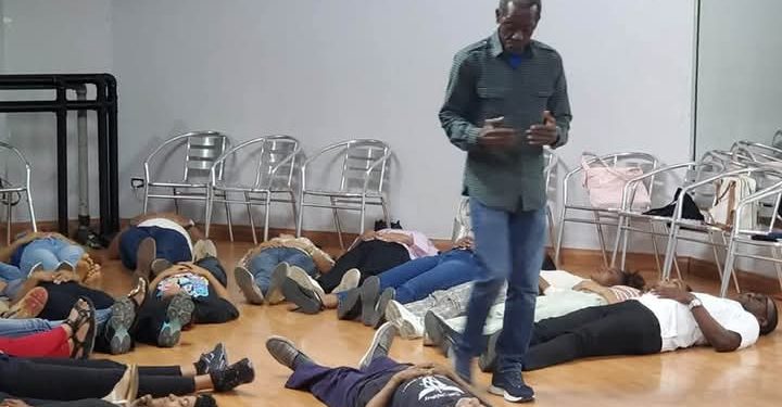 Juan María Almonte imparte taller “El Oficio de la Voz en el Teatro” en el Festival Mayo Teatro 2025