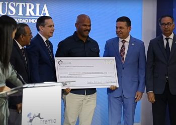 Jack Mateo recibe el Premio al Emprendedor Industrial por su innovador proyecto de Inteligencia Artificial