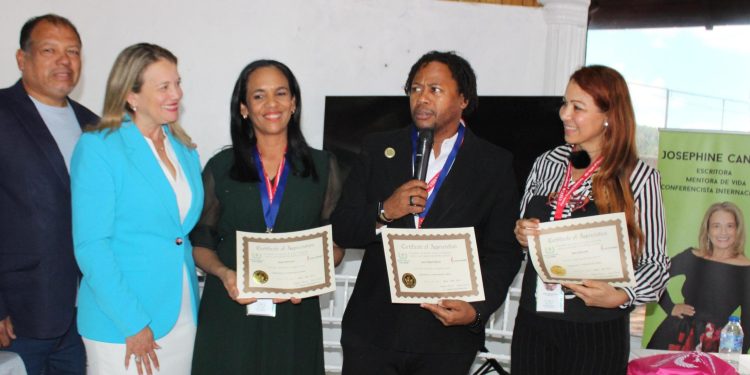 Organización benéfica Internacional reconoce a la periodista Ramy Portorreal