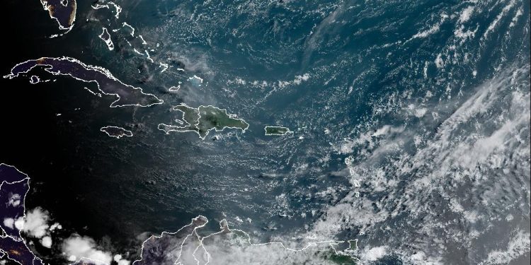 Indomet: Temperaturas calurosas por presencia de débil capa de polvo sahariano y un sistema anticiclónico