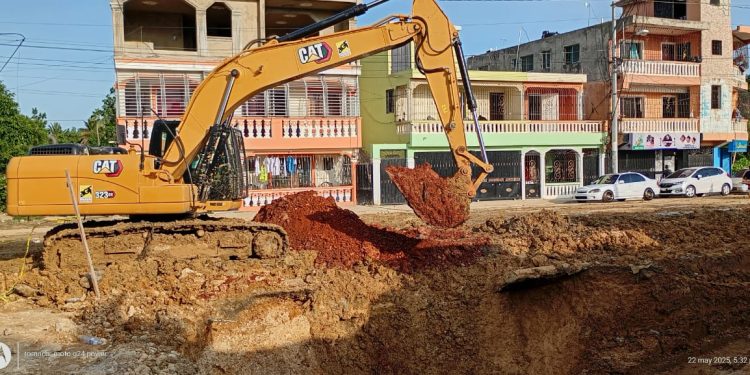 CAASD soluciona avería en tubería de 67 pulgadas del acueducto Barrera de Salinidad
