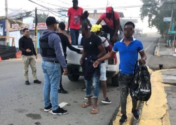 DGM detiene 1,083 y deportan 450 haitianos indocumentados en RD