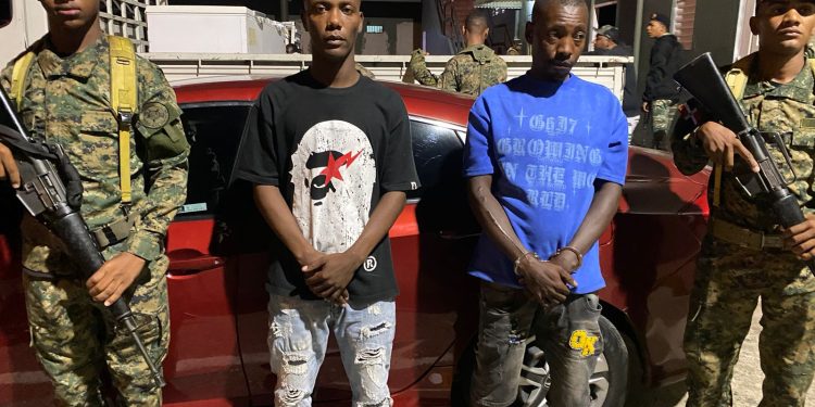 Detienen segundo teniente del ERD y cabo de la PN con inmigrantes haitianos indocumentados en San Juan de la Maguana