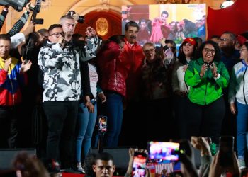 Adjudican triunfo en elecciones de Venezuela a coalición de Nicolás Maduro