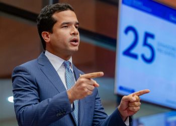 Omar Fernández de acuerdo que su padre sea el candidato presidencial por la FP