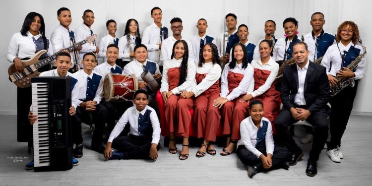 Orquesta juvenil Agustín De Jesús hace historia al grabar el álbum “De vuelta al Merengue”