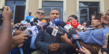 Periodista Vargavila Riverón se querella contra Ángel Martínez por difamación y violación a la Ley 53-07