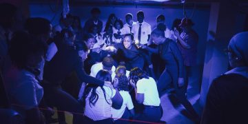 Bellas Artes conquista jóvenes estudiantes con el teatro inmersivo de Haffe Serulle