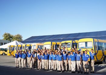 Ministerio de Educación pondrá en marcha un centro de control inteligente para supervisar el transporte escolar en tiempo real