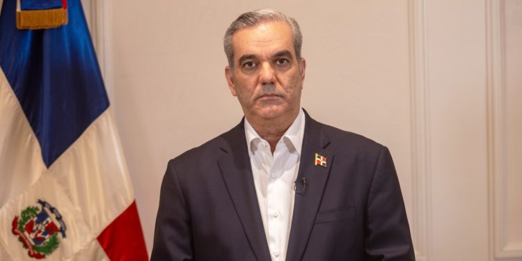 Markestrategia: Mayoría aprueba gestión de Abinader y valora manejo de crisis migratoria
