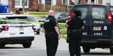 Al menos 5 heridos tras tiroteo en un centro comercial de Connecticut