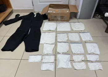 Intento fallido: DNCD intercepta cocaína camuflada en traje de buzo hacia EE.UU.