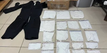 Intento fallido: DNCD intercepta cocaína camuflada en traje de buzo hacia EE.UU.