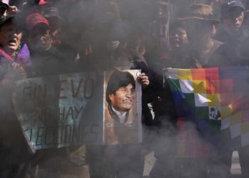 Tensión en Bolivia: 20 detenidos y tres policías heridos en el cuarto día de protestas por la candidatura de Evo Morales