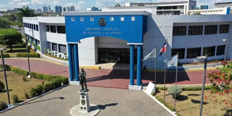 DGM presenta en los tribunales 102 expedientes por tráfico ilegal de extranjeros indocumentados