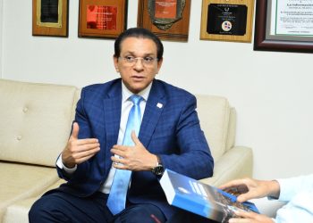 Senador Daniel Rivera destaca obras construidas por EGEHID en Santiago