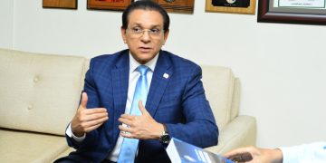 Senador Daniel Rivera destaca obras construidas por EGEHID en Santiago