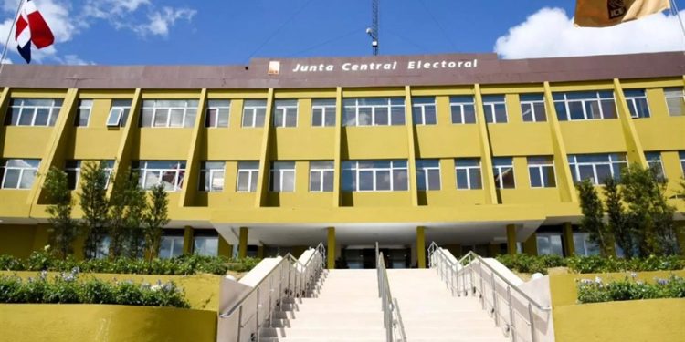 PRD propone a la JCE sancionar a encuestadoras que difundan sondeos antes de la precampaña