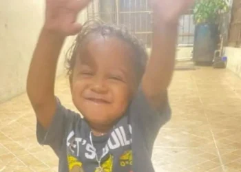 Niño de 2 años que murió en Los Alcarrizos tenía el cráneo destrozado, según el Inacif