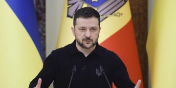 Zelenski pide ante representantes de 40 países que Rusia pague por su agresión a Ucrania