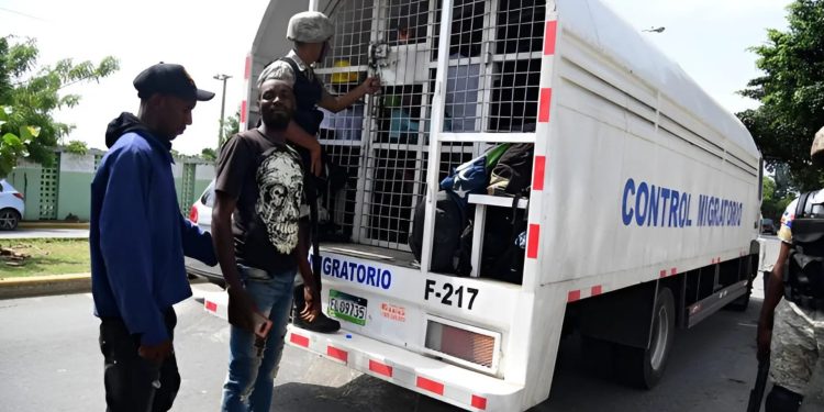 Migración informa que en abril fueron repatriados 32,540 haitianos en condición irregular