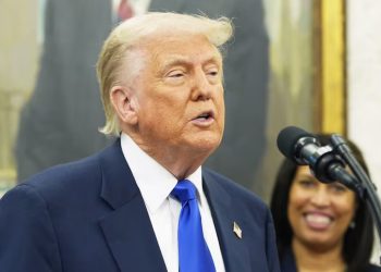 Trump anunciará aranceles a fármacos en las 2 próximas semanas