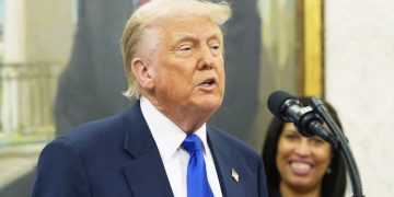 Trump anunciará aranceles a fármacos en las 2 próximas semanas