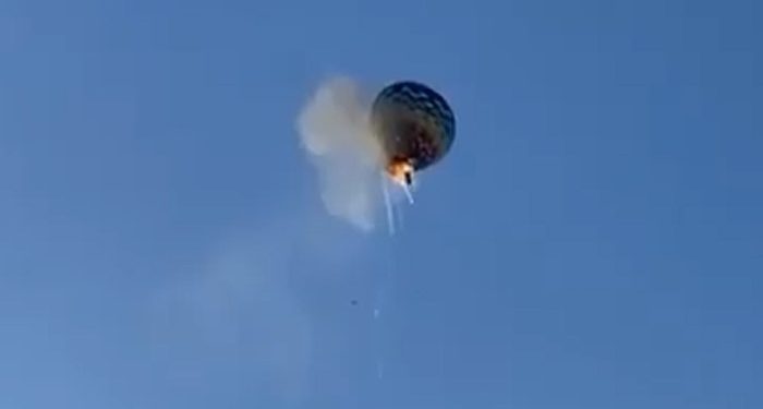 Globo turístico cae y deja al menos ocho muertos