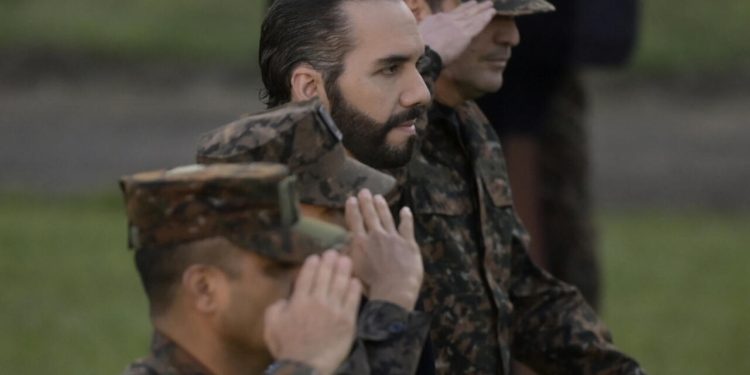 Bukele despliega solados por presencia de pandilleros