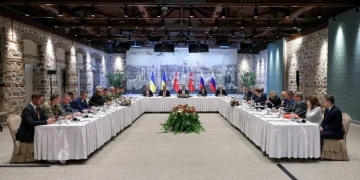 Rusia y Ucrania reanudan las negociaciones de paz en Estambul