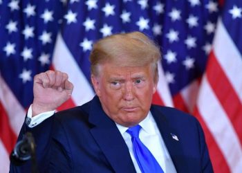 EE.UU. moviliza bombarderos hacia el Pacífico mientras Trump sopesa si atacar Irán