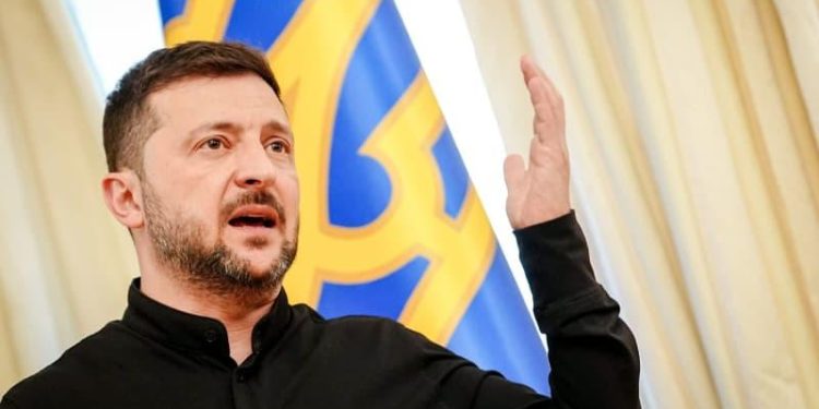 Zelenski acusa a Rusia de enviarle soldados rusos en intercambio de prisioneros