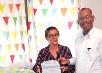 Titulación de Terrenos del Estado y Medio Ambiente realizan jornada de limpieza y siembra de árbol en playa El Faro San Pedro de Macorís