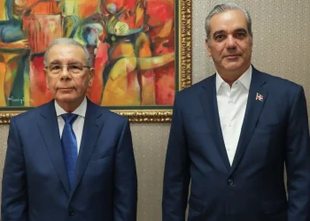 Abinader es recibido por el expresidente Danilo Medina en la casa del PLD