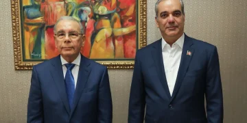 Abinader es recibido por el expresidente Danilo Medina en la casa del PLD