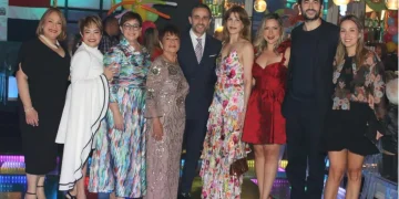 Familia Espaillat presenta foto familiar como prueba de desconocimiento del riesgo estructural en el Jet Set