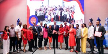 Ministro de Salud recibe premio internacional otorgado a RD por la ejecución de la estrategia HEARTS