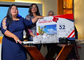 Vicealcaldesa Nidia Méndez celebra las madres de Villa González con premios valorados en más de 100 mil pesos