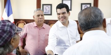 Wellington Arnaud se reúne con comunitarios de Sajoma a quienes informa construcción de nuevo acueducto